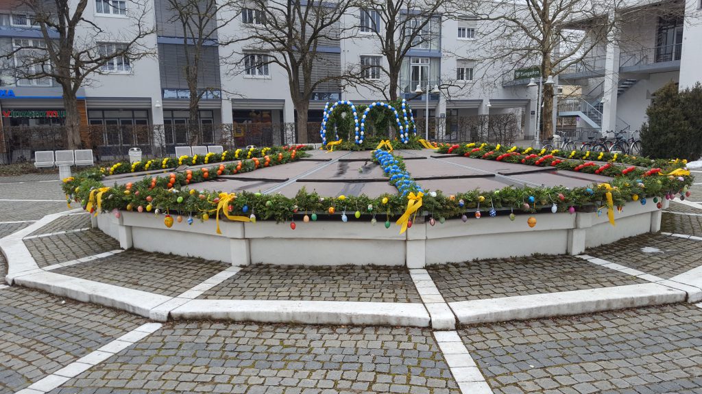 Bild vom Osterbrunnen Ottobrunn 2018